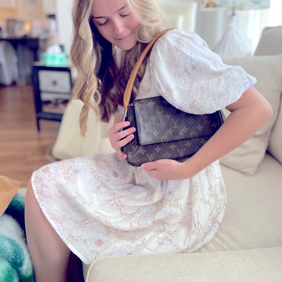 Meet your Posher, Ilsa - Picture 1 of 1